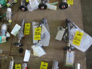 LOT (3) TO INCLUDE: (1) VALVE, RELIEF TYPE, 3/4" X 1" NPT SIZE, 725 PSI SET PRESSURE RATING, 316 SS BASE, DISC . GUIDE / SA216 WCC CS BONNET MATERIAL, 600# RF INLET FLANGE X FNPT OUTLET CONNECTIONS, TYPE 1990 OTHER, E962-90 SEAT O-RING SOFTGOODS, W/ PACKED-LEVER CAP . GAG SCREW, DESIGN TEMP(S) 350-400 DEG F, "UV" STAMP REQUIRED, ASME SECTION VIII SPECIFICATION. PART # 19110MCO-1-CC-DA-33-12-FT-LA 3/4", (2) VALVE, RELIEF TYPE, 3/4" X 1" SIZE, 725# LIFT SETPT RATING, CS BONNET MATERIAL, 600# FLANGED INL X FNPT OUTL CONNECTIONS, ASMEVIII SPECIFICATION, PACKED LIFTING LEVER CAP . GAG STYLE, 316SS LIQUID TRIM. COMPLETE PART NO.: 0.75-19110MCF-2-CC-MS-33-12-FT-LA. PART # SEE DESCRIPTION (W-51) LOADING & HANDLING FEE $15-